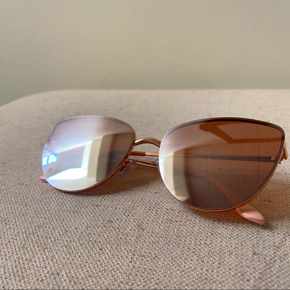 Rose Gold Mirror sunglasses NWT